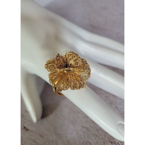 STELLA & DOT GENEVE LACE RING Flower Motif Yellow Gold Tone Adjustable Stella - Picture 3 of 11